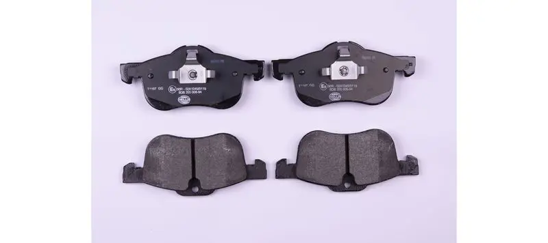 Handler.Part Brake pad set, disc brake HELLA 8DB355008941 1