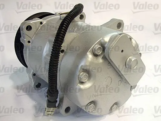 Handler.Part Compressor, air conditioning Valeo 813806 1